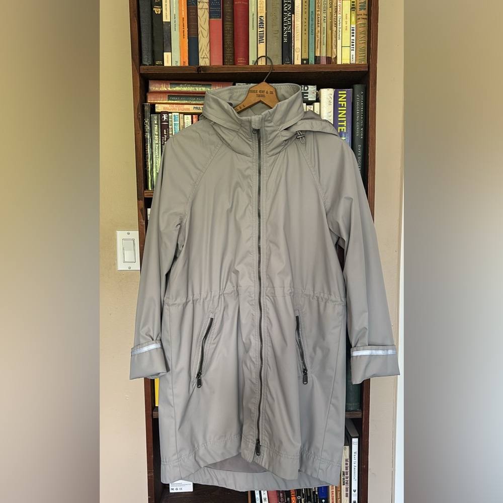 Aritzia Babaton Rain Jacket